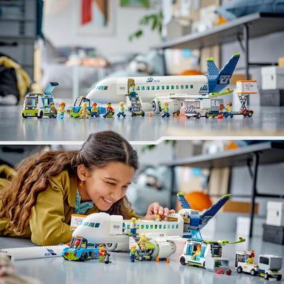 LEGO® City 60367 Passagierflugzeug Set, großes Flugzeug-Modell mit Fahrzeugen